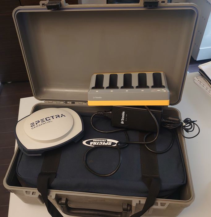 Gps Spectra Geospatial - Precision  SP85 GNSS