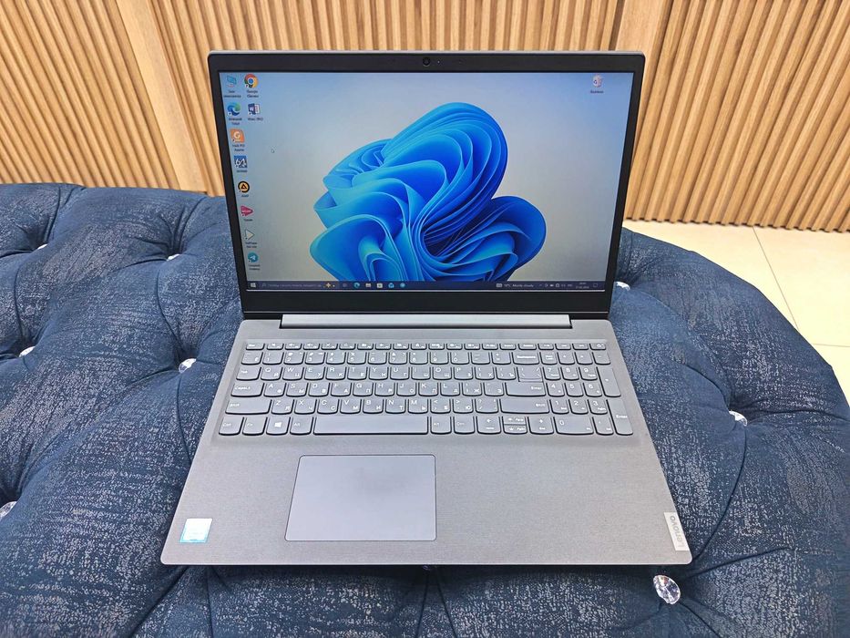 Lenovo core i3 8-pokoleniya 8/256 SSD