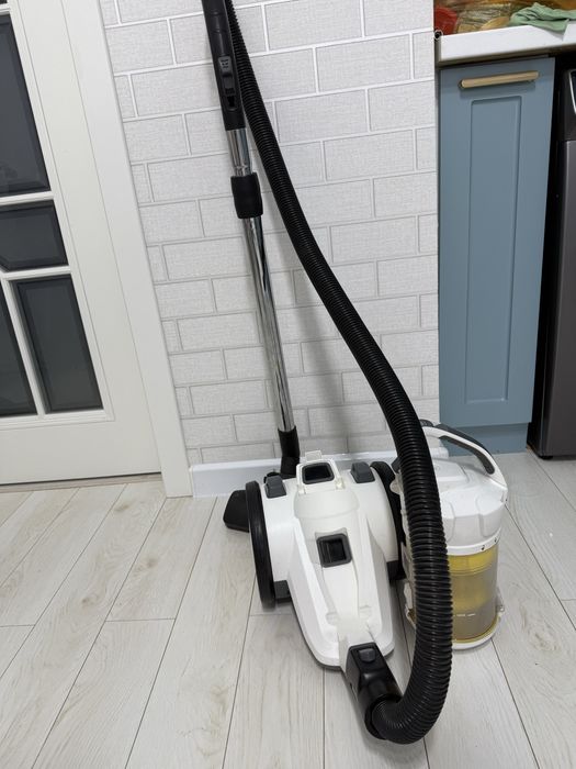 Продам пылесос керхер в отличном состояний