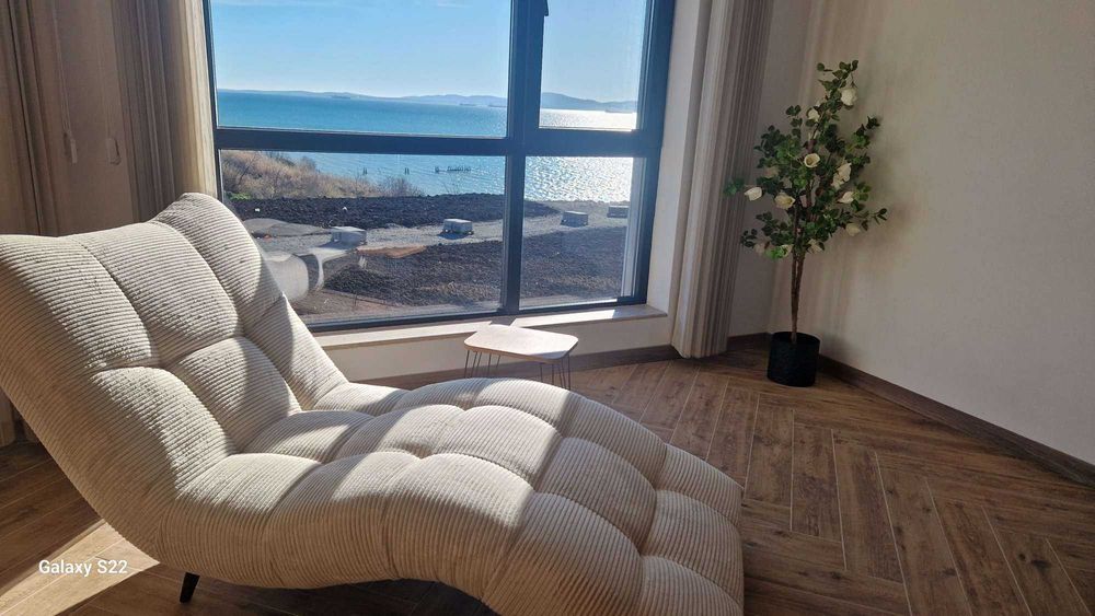 Дава се под наем Тристаен апартамент в Бургас, Сарафово - 128 кв.м за 1376.49 € - Снимка #1