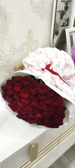 Продаюстя Роза цветы 51роза