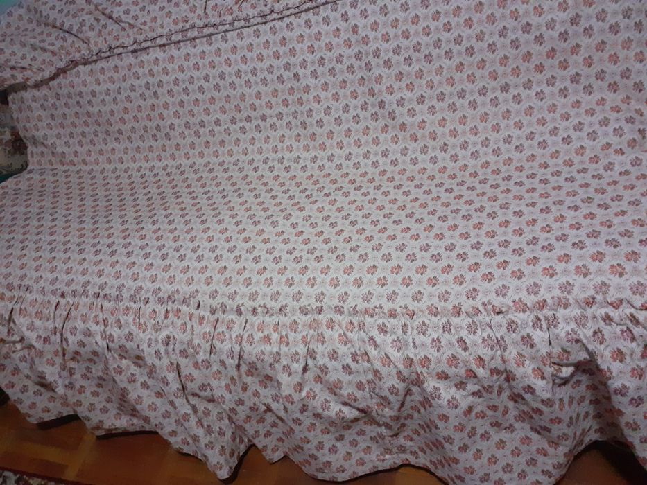 Cuvertura eleganta, pentru pat dublu.