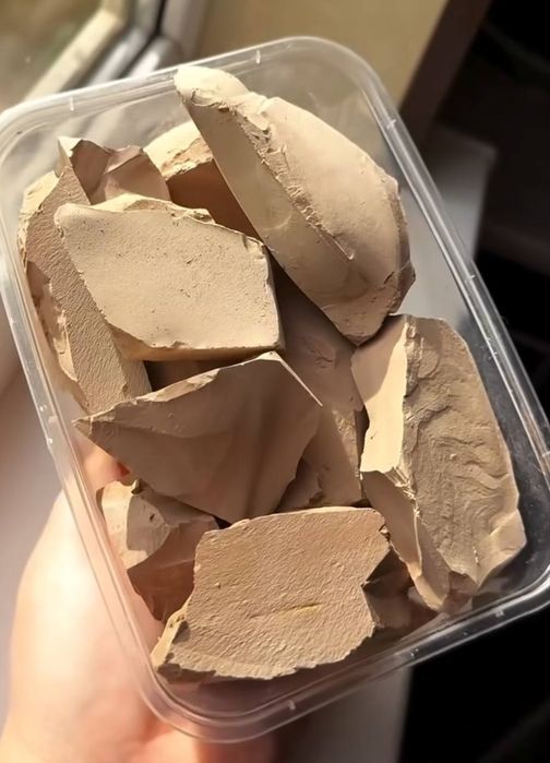 Gilvata glina mel kesak tosh