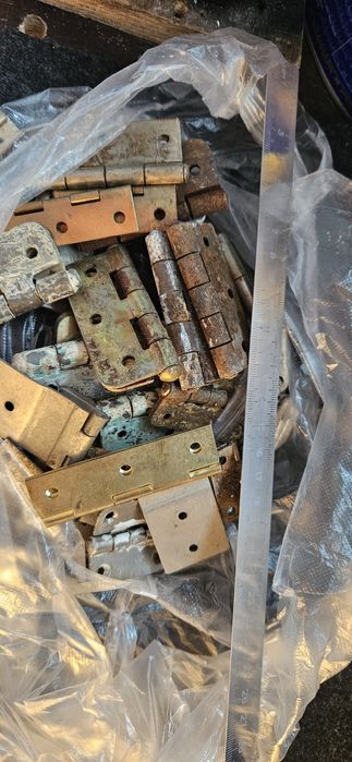 Продам петли разные.