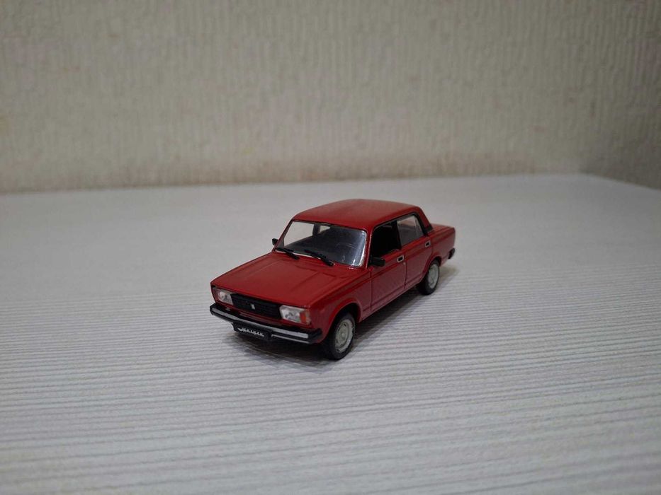 Модель в маштабе 1/43.