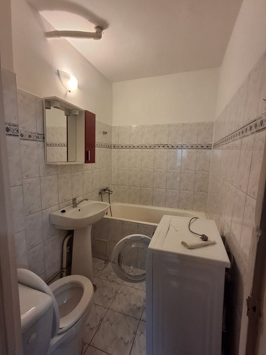 Podu Ros, ap .2 cam, et.4/10, 81500 euro neg