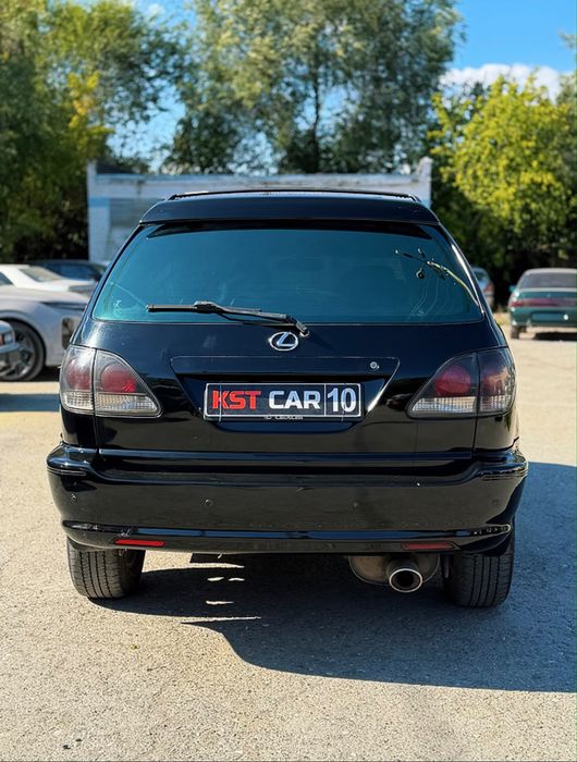 В продаже Lexus RX 300