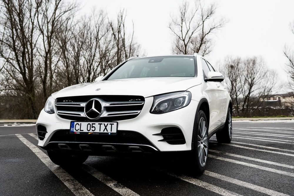 Mercedes-Benz GLC Mercedes GLC 300 • 2019 • AMG Line• Panoramic • 245 CP • 98.500 km