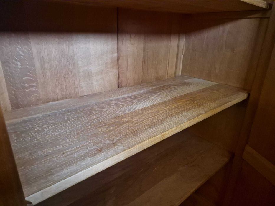 Елегантен огледален гардероб изработен от масивен орех