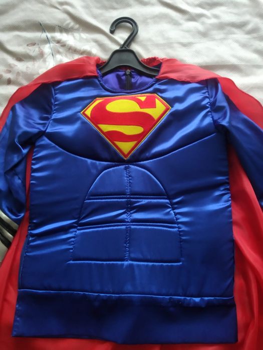 Продам костюм супер мена.