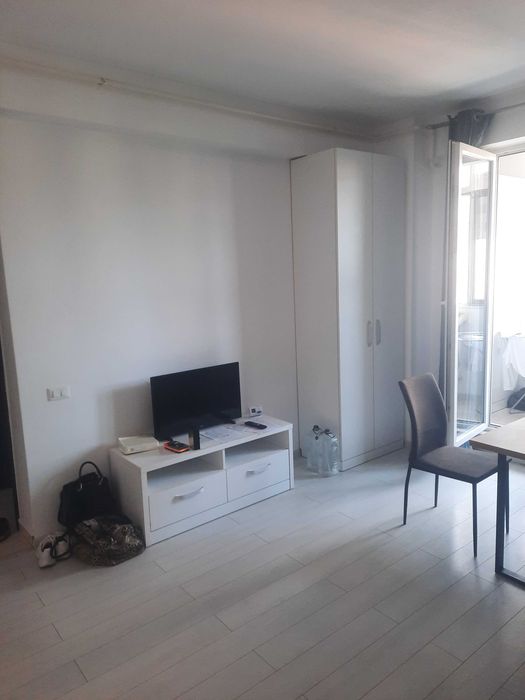 Vand apartament 2 cam Militari Residence