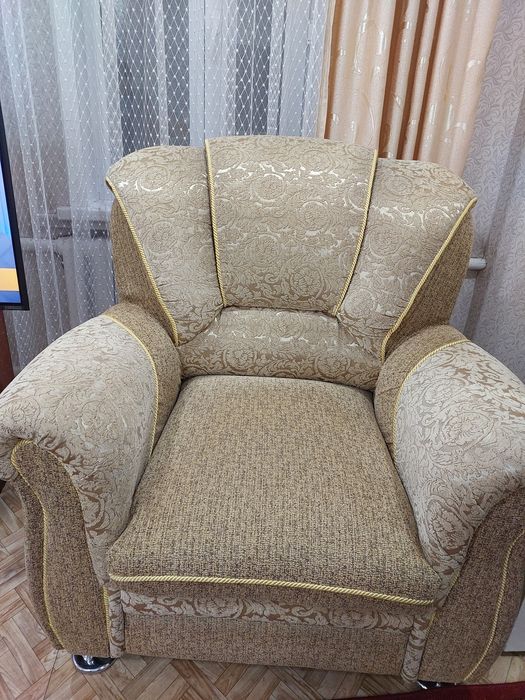 Продаю уголок, 80 000