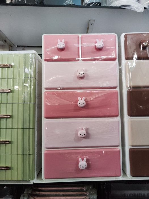 В наличии комоды качество отличное.