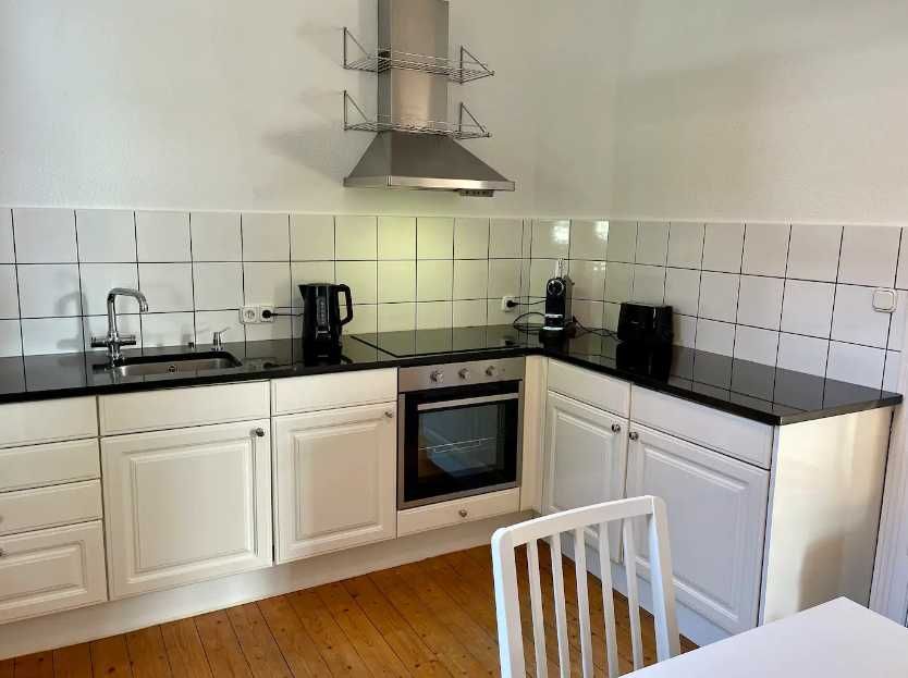 Дава се под наем Двустаен апартамент в Пловдив, Коматево - 78 кв.м за 275 € - Снимка #1