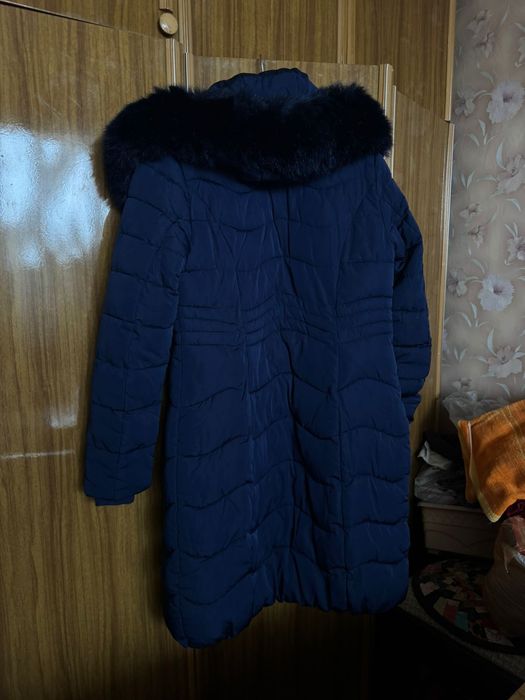 Продам зимнюю длинную куртку