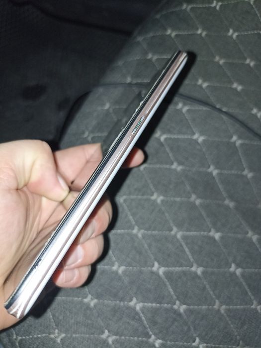 Телефон Oppo A5.