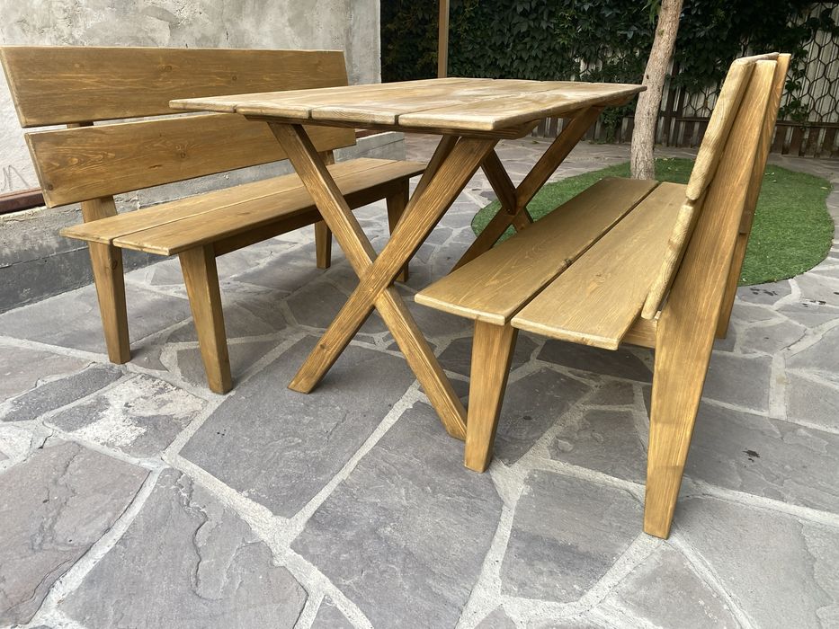 Новый комплект стол с лавками.