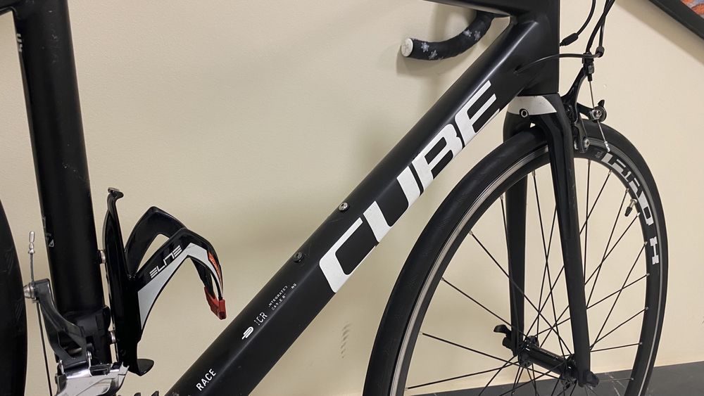 Велосипед гоночный Cube