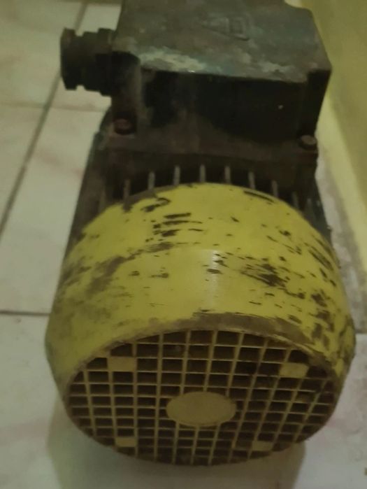 Motor asincron trifazat