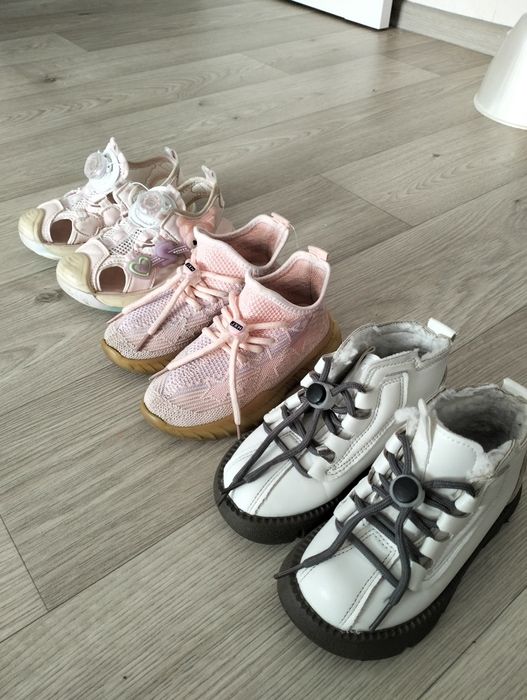 Продам детскую обувь