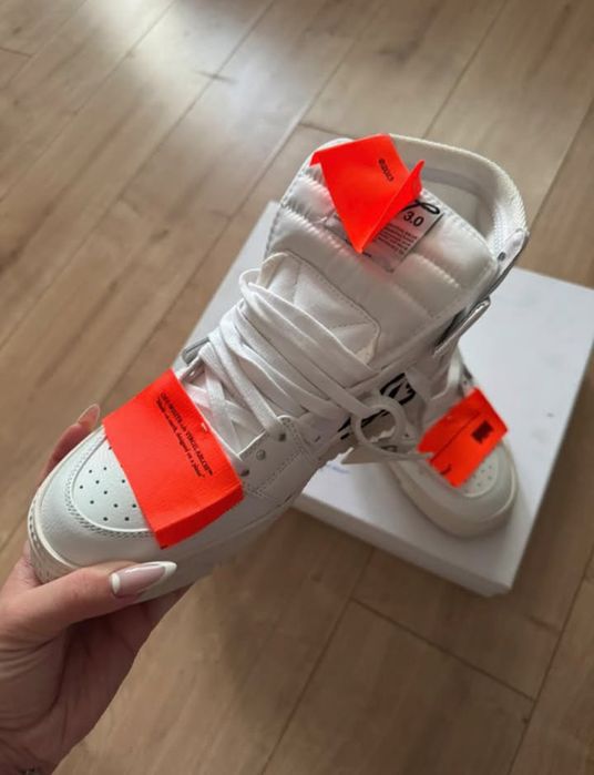 Off White Court 3.0