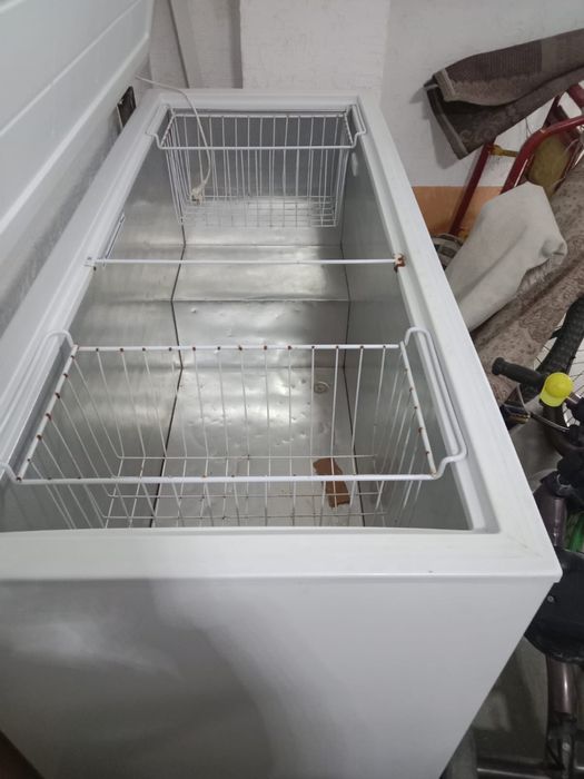 Морозильник продам