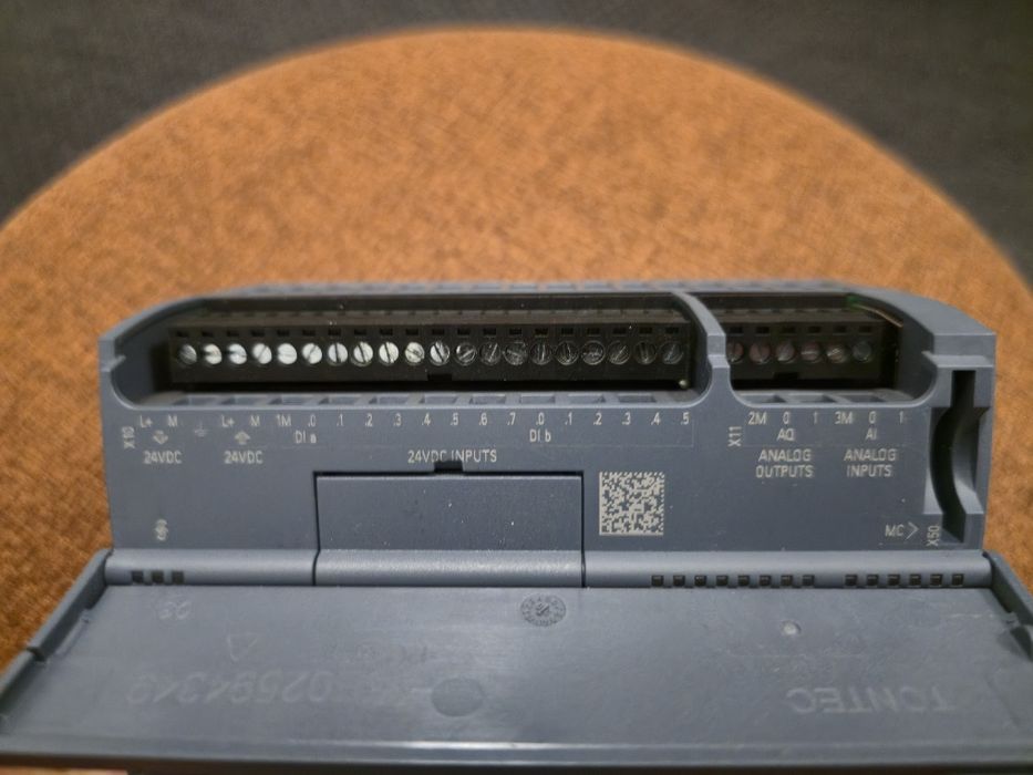 PLC S7-1215 DC/DC/DC 6ES7 215-1AG40-0XB0