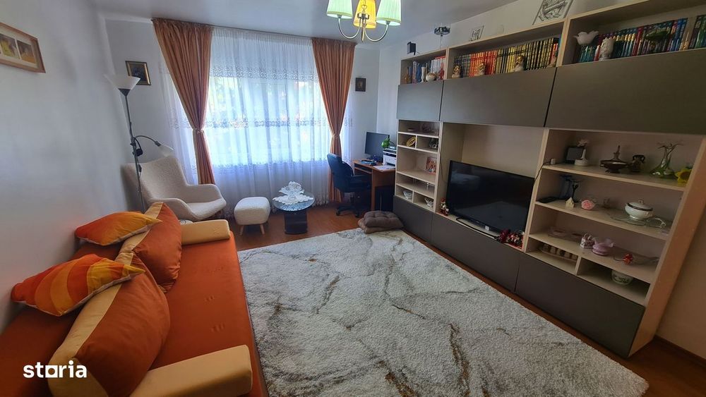 Apartament cu 2 camere de vânzare în Curtea de Argeș.