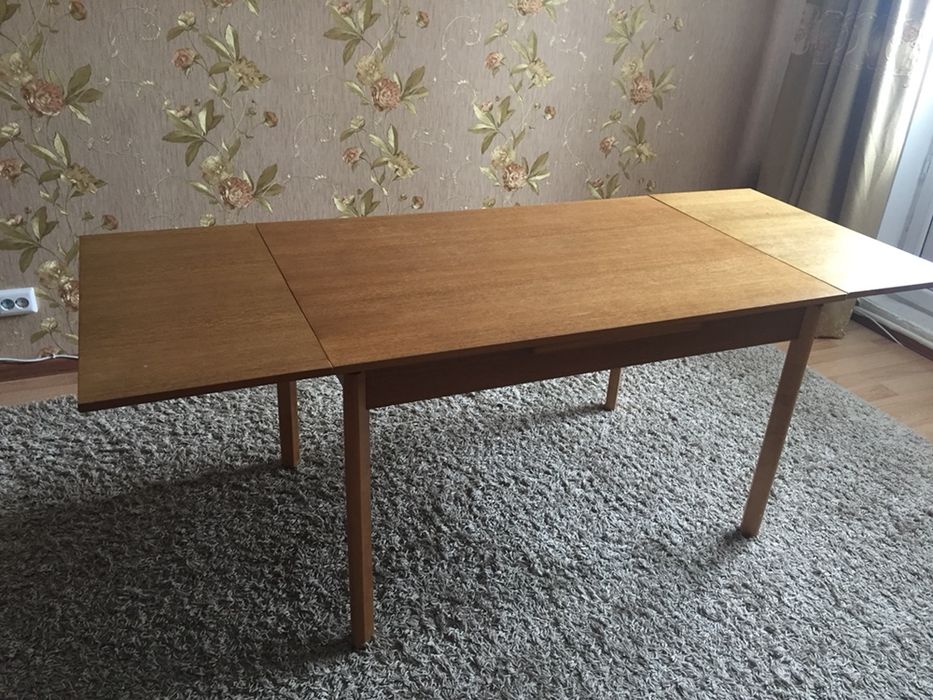 Стол Беларусь, дерево