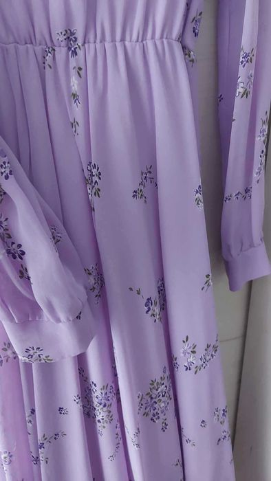 Vand rochie cu model floral