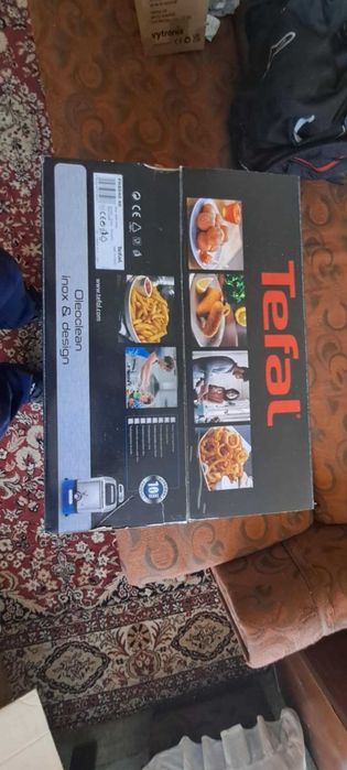 Фритюрник Тефал нов