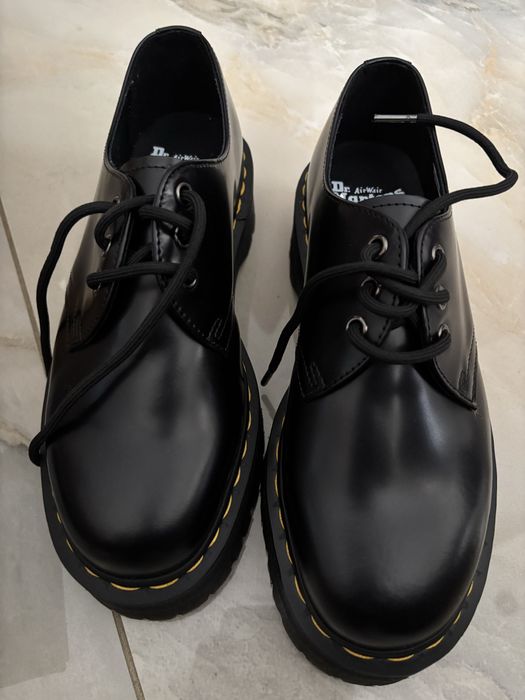 Dr. Martens pantofi