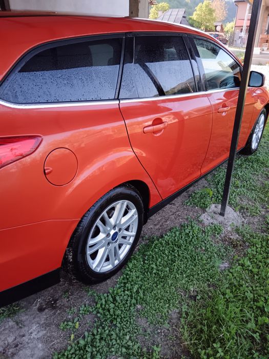 Mașină de vânzare stare foarte bună fără nici un fel de probleme