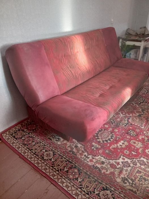 Продам диван, Книжка