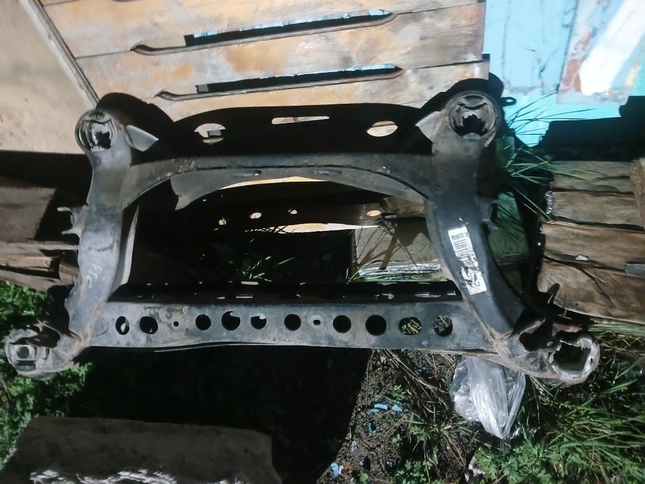 Продам Балка на мерс 210