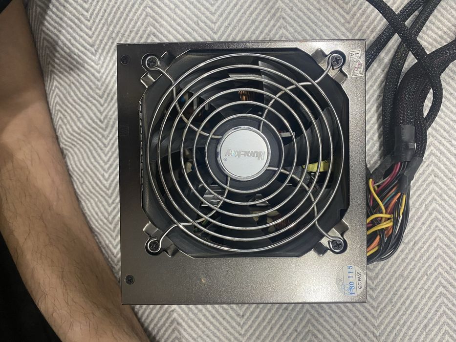 Продам блок питания HuntKey GS550 450w