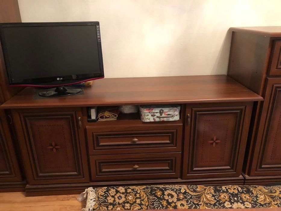 Продам гарнитур из 4 предметов в гостиную