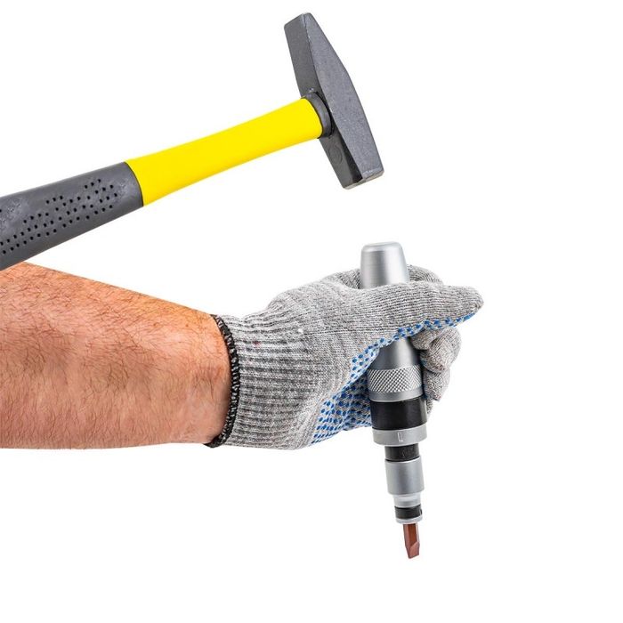 Ударна отверка в комплект с битове и адаптер 17части FORCEKRAFT