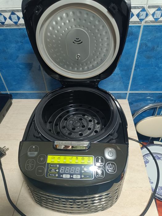 Vând multicooker Tefal