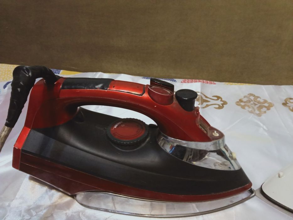 Продам электро утюги
