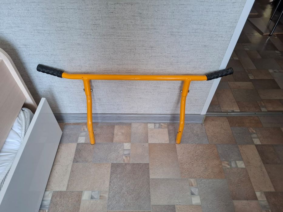 Турник, потолочный