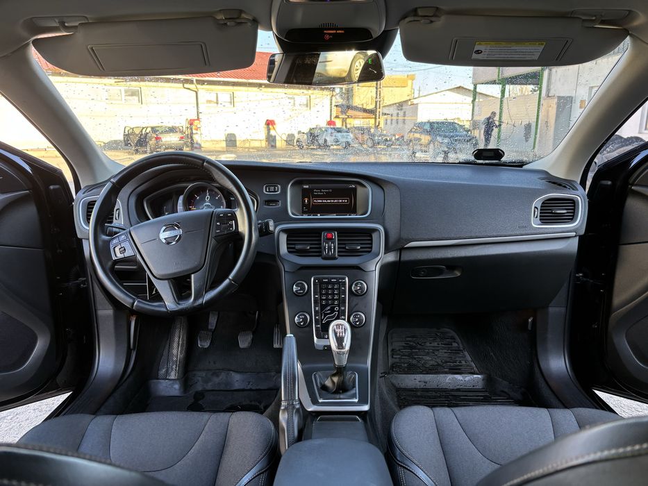 Volvo v40 cross country