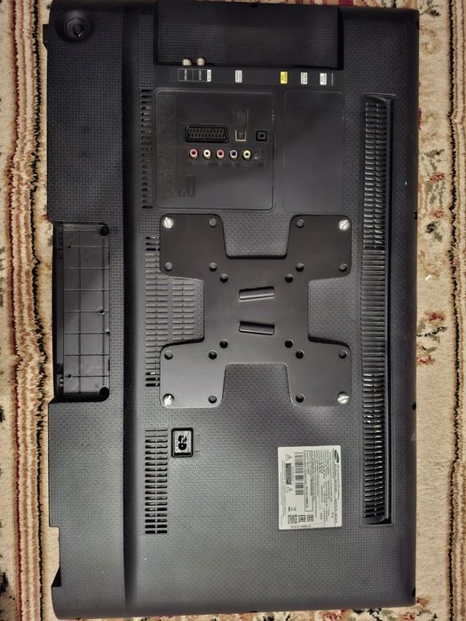 Телевизор LED Samsung UE32J4100AU, черный