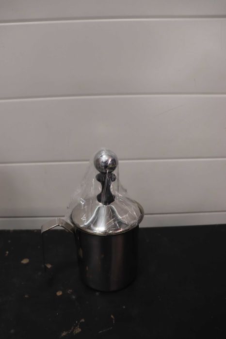 Ръчна каничка за млечна пяна Steel Knight – 500 мл