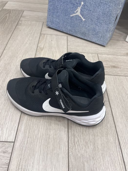 Кроссовки,все оригинал