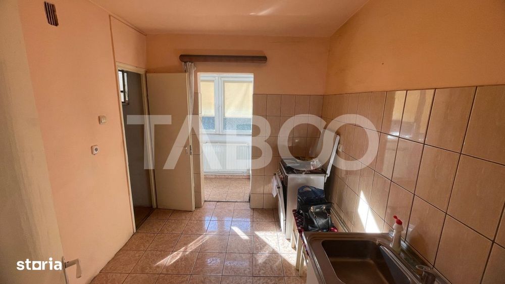 Apartament de vanzare 2 camere cu vedere superba etaj 4 Vasile Aaron