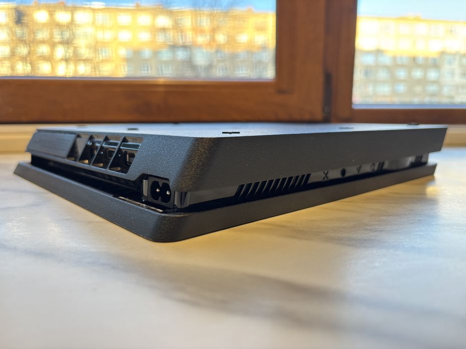 Sony PlayStation 4 Slim 1TB PS4