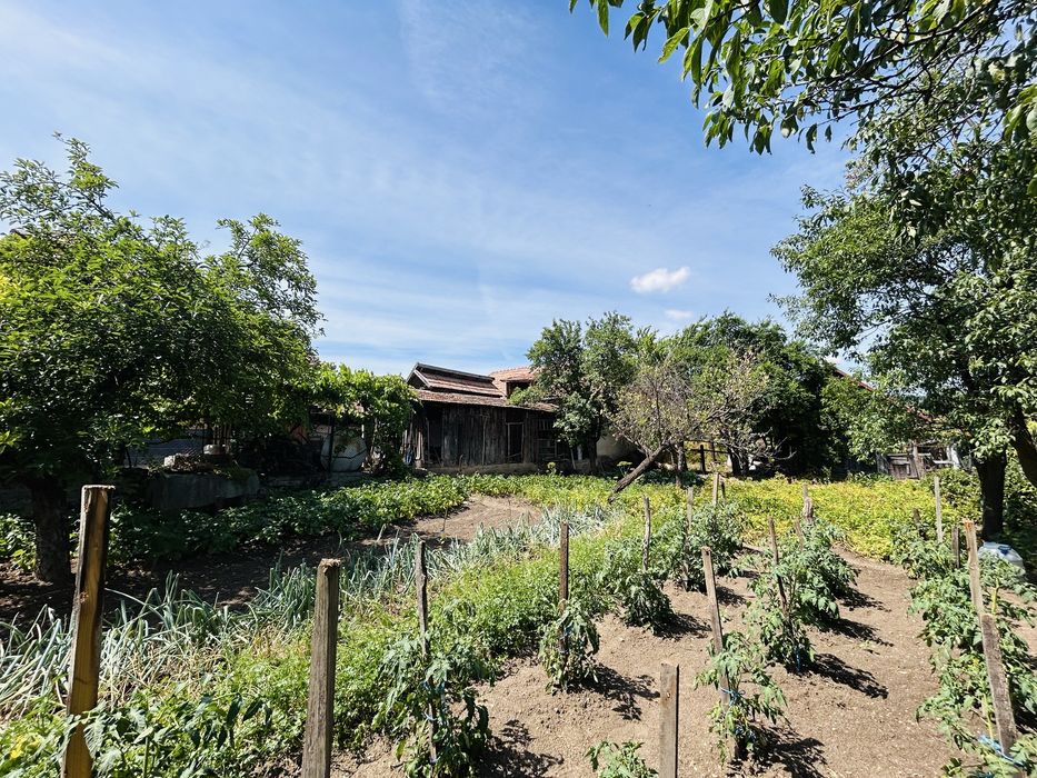 Casă cu teren de 891 mp de vânzare în satul Moldovenești, jud. Cluj