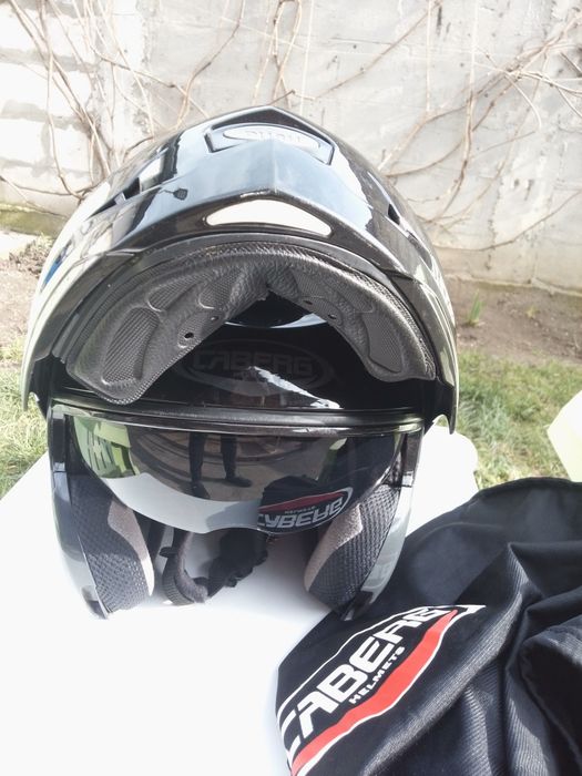 Cască moto caberg flipup.