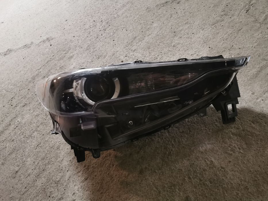 Десен фар Мазда / Mazda CX-5 2020